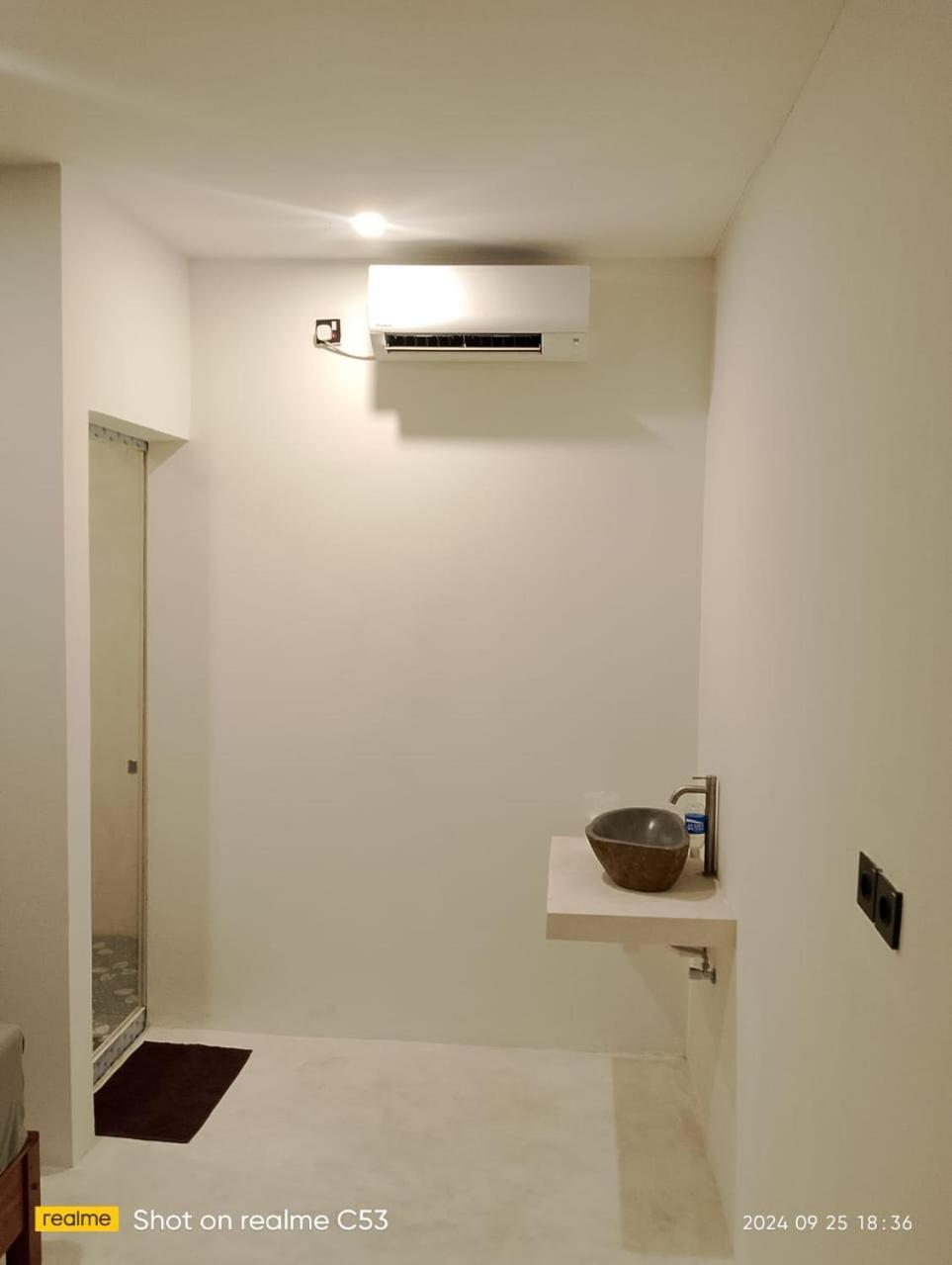 The Corner Homestay Kuta  Dış mekan fotoğraf